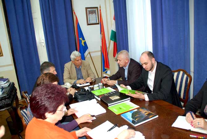 Tartományi vendégek Szenttamásonasin és Malenković Szenttamáson tárgyalt 2015. november 3. képek
